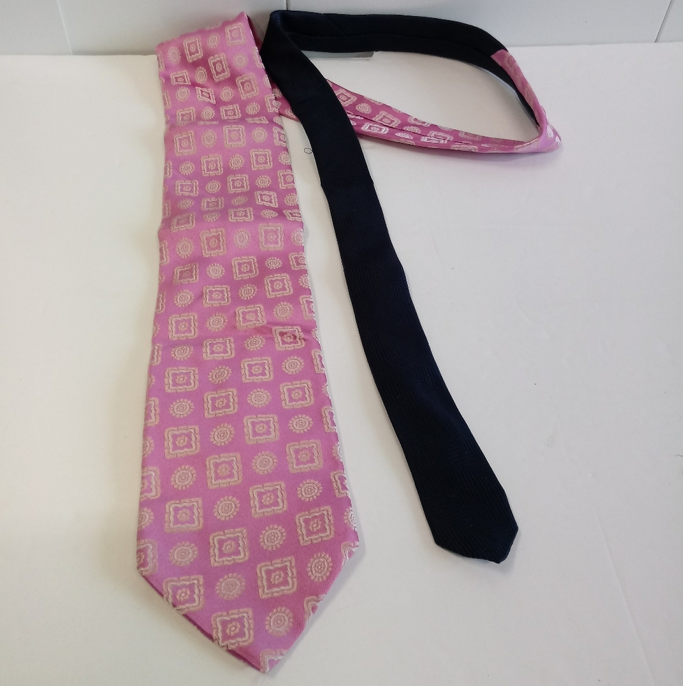 Tommy Hilfiger Unique  Two Tone Silk Necktie - Picture 5 of 8